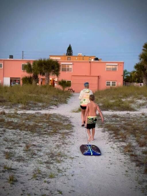 Beachfront Condo On Quiet Treasure Island- 1 Bed St. Pete Beach Buitenkant foto