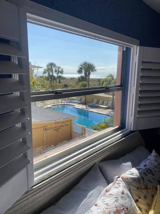 Beachfront Condo On Quiet Treasure Island- 1 Bed St. Pete Beach Buitenkant foto