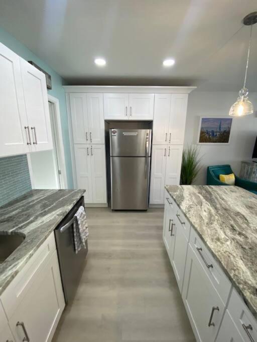 Beachfront Condo On Quiet Treasure Island- 1 Bed St. Pete Beach Buitenkant foto