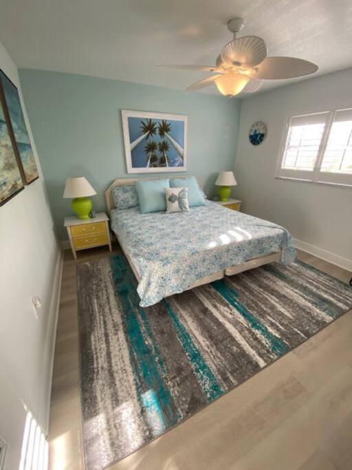 Beachfront Condo On Quiet Treasure Island- 1 Bed St. Pete Beach Buitenkant foto
