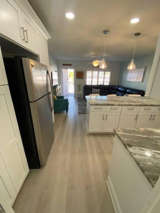 Beachfront Condo On Quiet Treasure Island- 1 Bed St. Pete Beach Buitenkant foto