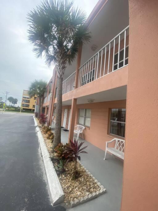 Beachfront Condo On Quiet Treasure Island- 1 Bed St. Pete Beach Buitenkant foto