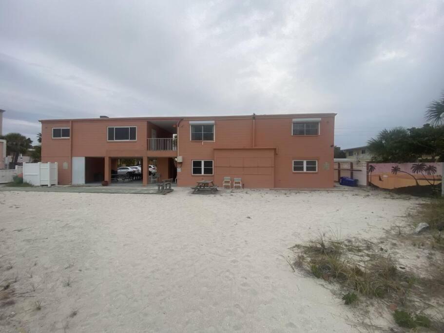 Beachfront Condo On Quiet Treasure Island- 1 Bed St. Pete Beach Buitenkant foto