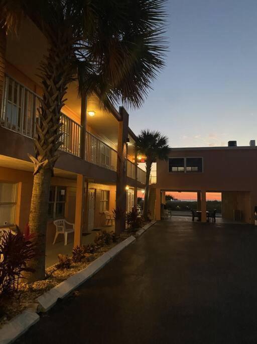 Beachfront Condo On Quiet Treasure Island- 1 Bed St. Pete Beach Buitenkant foto