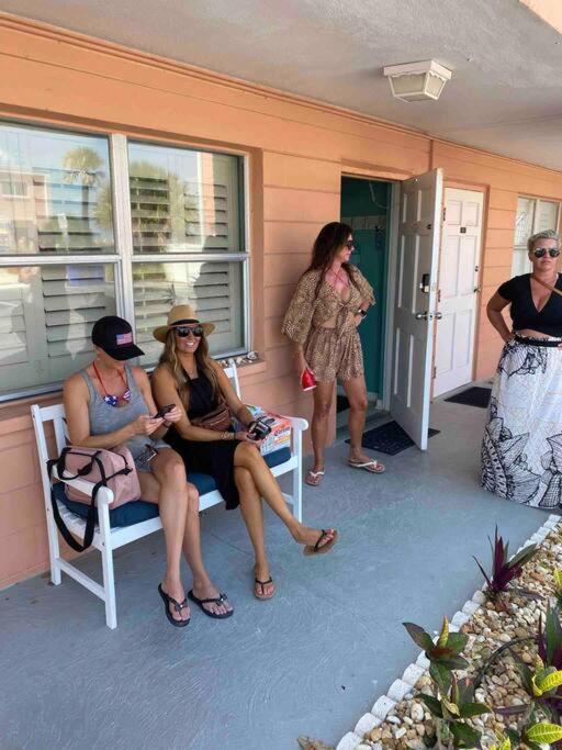 Beachfront Condo On Quiet Treasure Island- 1 Bed St. Pete Beach Buitenkant foto