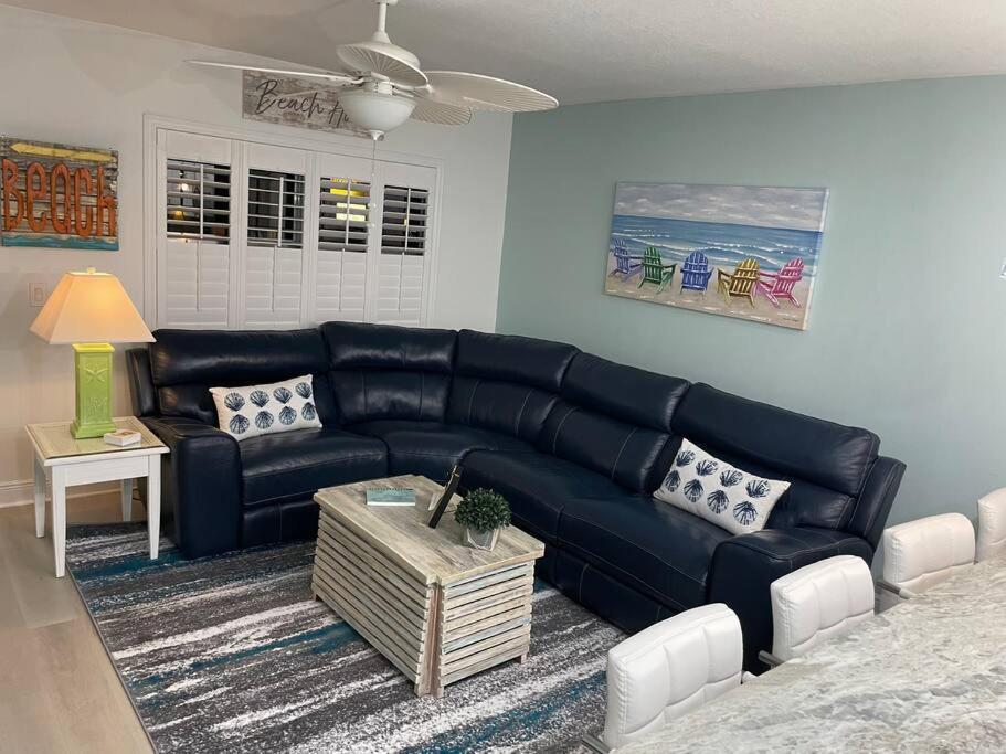 Beachfront Condo On Quiet Treasure Island- 1 Bed St. Pete Beach Buitenkant foto